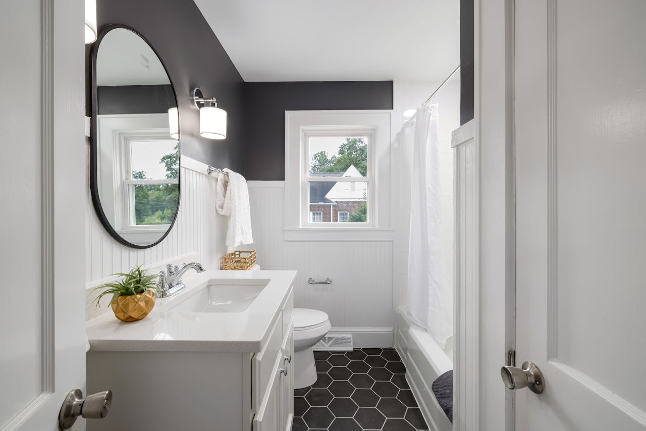 Read more about the article From Install to Wash Day: Why HAIGuard’s Shower Curtain with Hooks Wins on Every Front